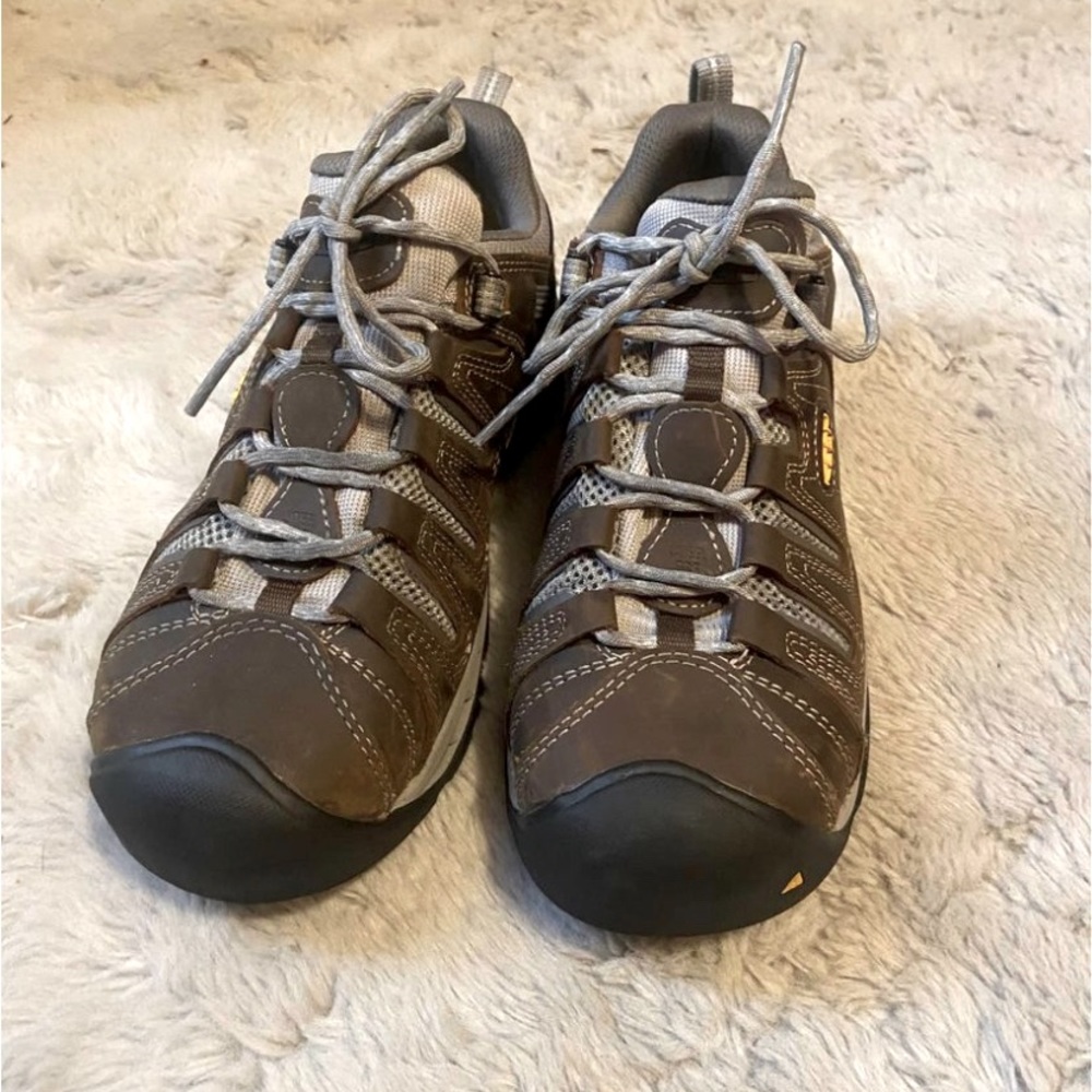 New w/box Keen women's steel toes size 8